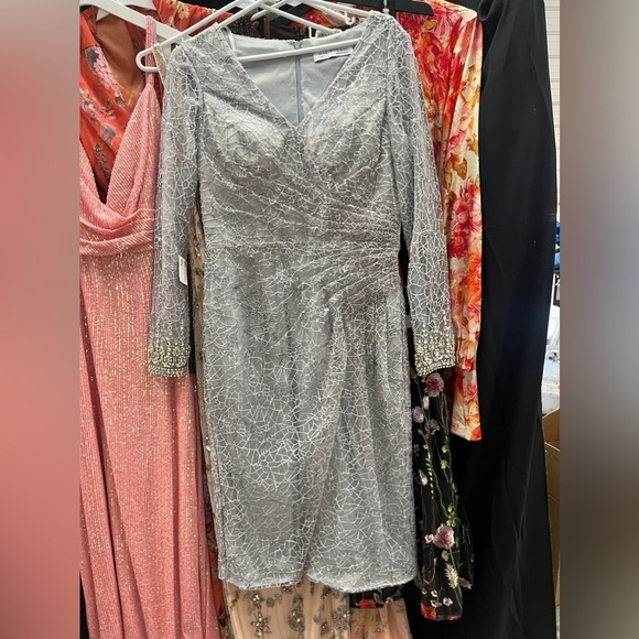 Mac Duggal 12408 NWOT LONG SHEER SLEEVE V-NECK MIDI DRESS - Picture 4 of 6